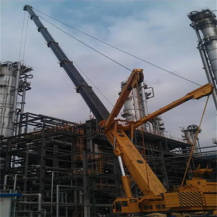 张金镇吊板房的吊车